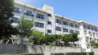 中学受験の受験票写真の服装おすすめは?願書提出や学校見学の際は?