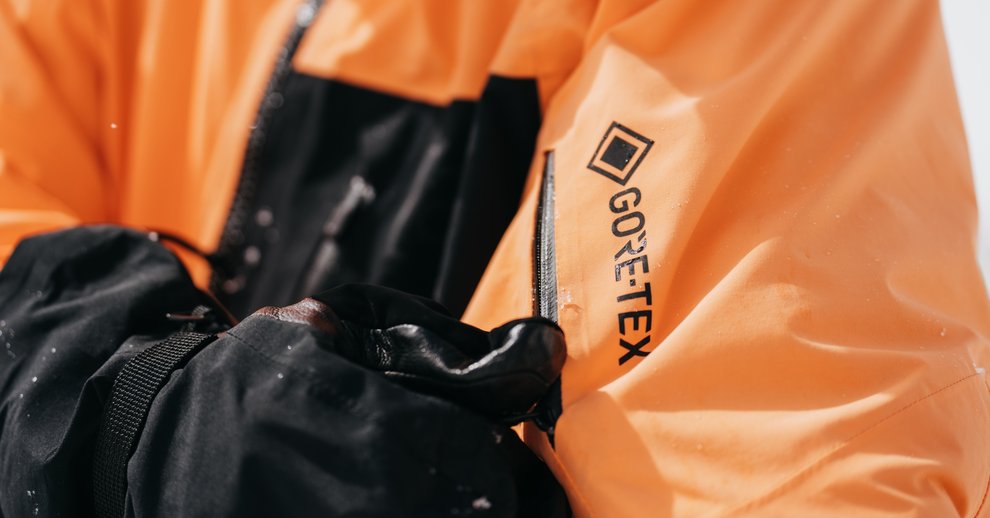 ゴアテックスは自宅で洗濯できる？洗い方のポイントや頻度を解説